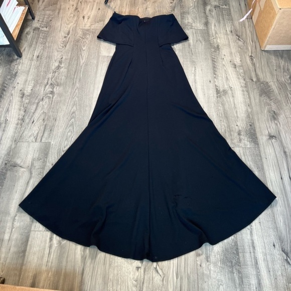 La Femme NWT Long Black Jersey Gown Dress Size 6 Off The Shoulder $338 28209 - Picture 12 of 14
